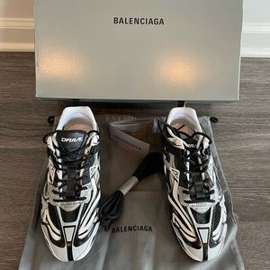Balenciaga Drive Sneaker 38C